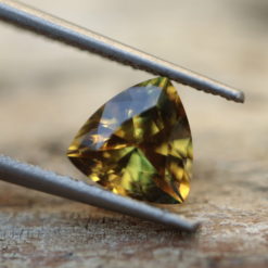 1.090 Cts Vivid Vvs Parti Sapphire -australia