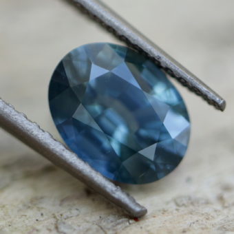 1.663 Cts Vvs Vivid Australian Green Sapphire